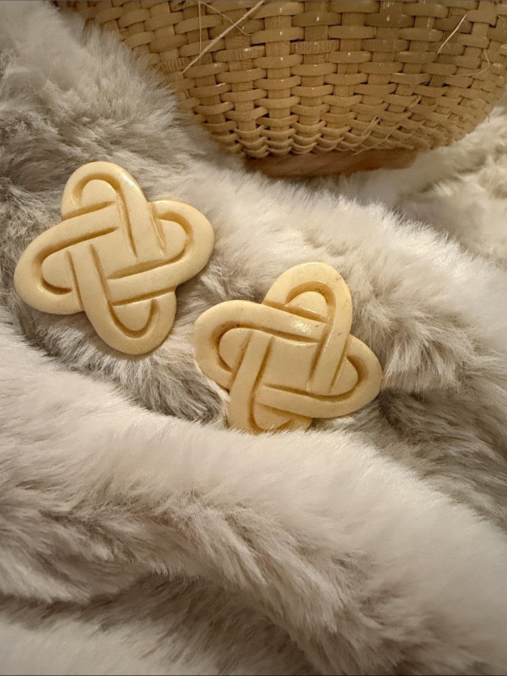 Sailer’s Knot Clip-On Earrings in Ivory